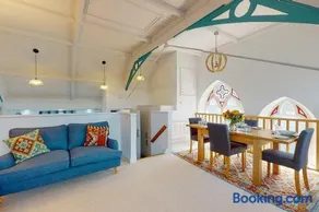 Church Mews - Image 4