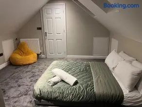6 Bedroom Luxury Home - Image 3