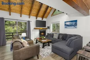 Spectacular Game Room, 3000 sqft, 2 Masters, Pool Table, 2 Decks, AC, Dogs - Image 3