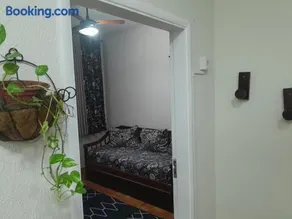 Apto Gonzaga a 20m da praia -Ar Split & Pet Friendly - Image 2
