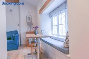 SKITTLES - charming one bedroom apartment - parking - easy access to Bath - Image 3