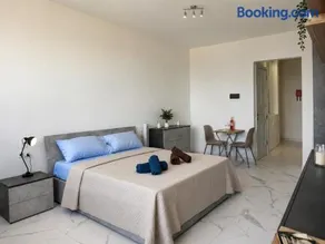 Seafront Escape Beach Paceville Nearby 3 - Image 3