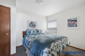 Oceanview 4BR Steps to Beach Family Retreat - Image 3