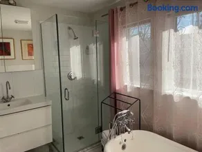 Luxury Suite with water view - 2 mini bedrooms - Image 3
