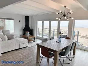 Beachfront Condo on A LowKey Beach - Image 4
