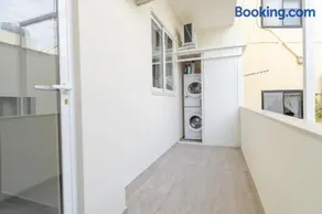 2 bedroom bright apartment - Image 3