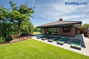 Large, Completely Renovated Activity House With Wilderness Bath And Outdoor Sauna - Image 2