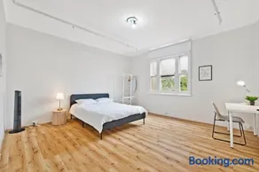 Boarding House In Center Of City - Image 3
