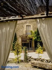 CAN TAT, Loft in a old coach house - Image 3