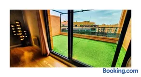 Lovely penthouse condo with pool - Image 3