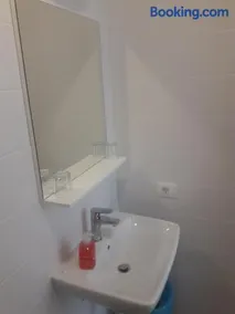 Roza Guest House - Image 3