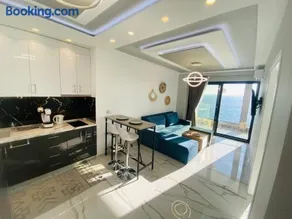Candi Luxury Suites - Image 1