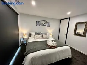 Spacious modern family home - Image 2