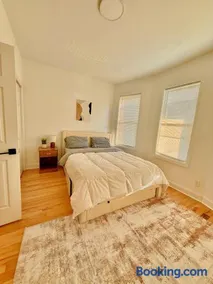 Spacious 3BR Apartment - 12min Newark Airport -Near NYC & Malls - Image 3