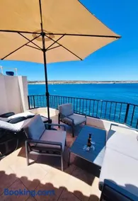 Seafront Apart Sun Terrace, Loungers & Panoramic Ocean views - Image 3