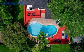 Casa Vista Designer Home Pool Sleeps 16 - Image 3