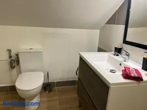 Family home - Image 3