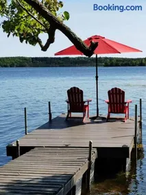 Pet friendly- Crystal Water fishing Family Retreat - Image 1