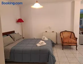 Sweet Green Home in Nea Makri - Image 2
