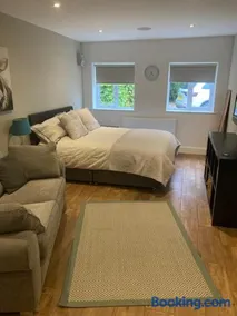Cherry Farmhouse - Image 3