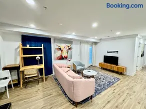 Modern Cozy APT 2-Bedrooms with Easy Parking - Image 2