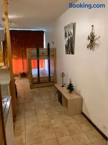 155 Piste dans mon canapé - Image 1