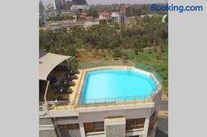 Museum Road Studio with Rooftop Pool - Image 2