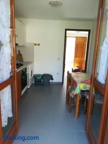 Appartamento con 2 stanze e giardino - Image 2