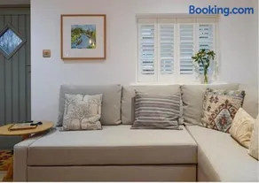 The Snug Entire home Sleeps 2, Stratford upon Avon - Image 4