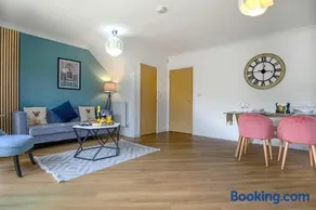 Middleton House • Sleeps 6 • Free Parking • Garden • Work Desk • Fast WiFi • Yoko Property - Image 3