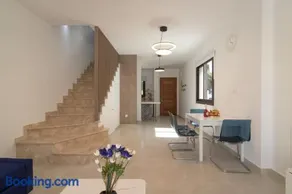 Townhouse Chamomile - 2BR Coastal Retreat near Coralia Beach - Image 2