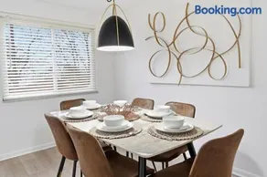 Modern 3BR Townhome in Mt. Lebanon | Garage + Easy City Access - Image 3
