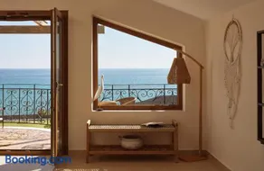 Casa Di Cuore Loft - Sea View & Jacuzzi Retreat - Image 3