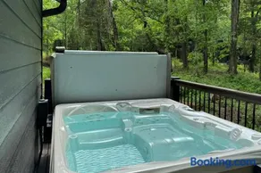 Wooded Cabin Hot Tub, Firepit & Giant City - Image 3