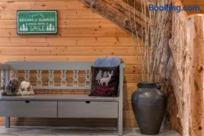 Authentic log cabin minutes from Zion NP - Image 2
