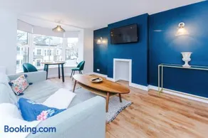 Lincoln House Apartments Buxton by Assured Stays - Image 2