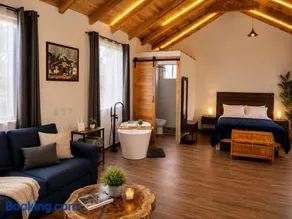 Cabaña Romántica con Tina para Parejas - Image 5