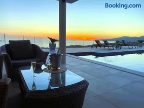 VILLA LOLA - Modern Architecture, Sea & Pool - Image 1