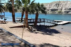 3 bedroom, 2 bath 1 min walk to the beach - Image 4