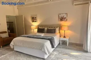 WOODS GUEST HOUSE - Image 2