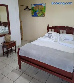 Chale's House Hotel - Image 2