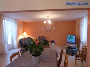 Fermette rénovée avec terrasse, internet et garage près de Vallon-sur-Gée - FR-1-410-212 - Image 3