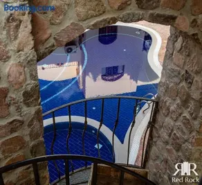 Red Rock Apartments - Image 4