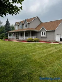 House On Grass Runway with Fly-In/Fly-Out Access - Image 2
