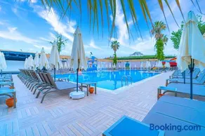 Q Ella Beach Hotel - Image 5