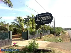 Lagoon Inn - Image 2