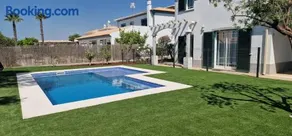 Villa Pretty Stunning House with Garden and Private Swimming Pool - Image 3