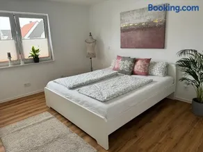 Modern & großzügig! Ideal für Familie & Arbeit - Image 1