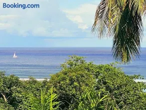 Au Lever Du Soleil Guest House Sea View - Image 5