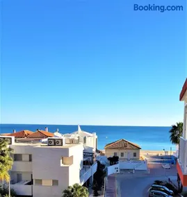Spacious apartment in Tavernes de la Valldigna with sea view - Image 2